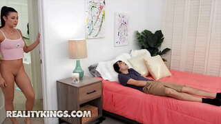 Thực tế Vua - LIÊN Thủ - Kylie tên Lửa, Ricky tây ban nha - Dính Chỗ ngồi