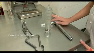 Verpleegster met gulsige gat eet, piel