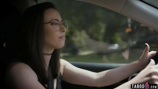 Casey Calvert gick för att plocka upp sina saker från hennes ex