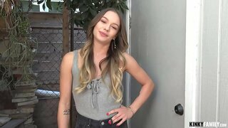 Kinky Fianakaviana Ny tanora fivaviana