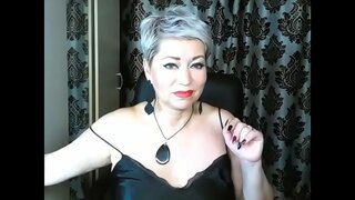 Rava rusa MILF t. ŝia dolĉa cunt mercilessly en varma privata spektaklo ...