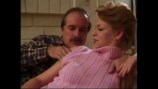 Kuum küps Sharin Puit puhub kukk, et läheb sügav tuss puurimine ja cumshot kohta perse